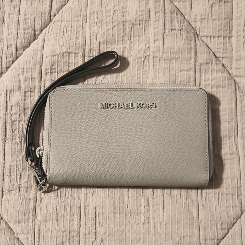 MICHAEL KORS pebbled leather phone wristlet wallet